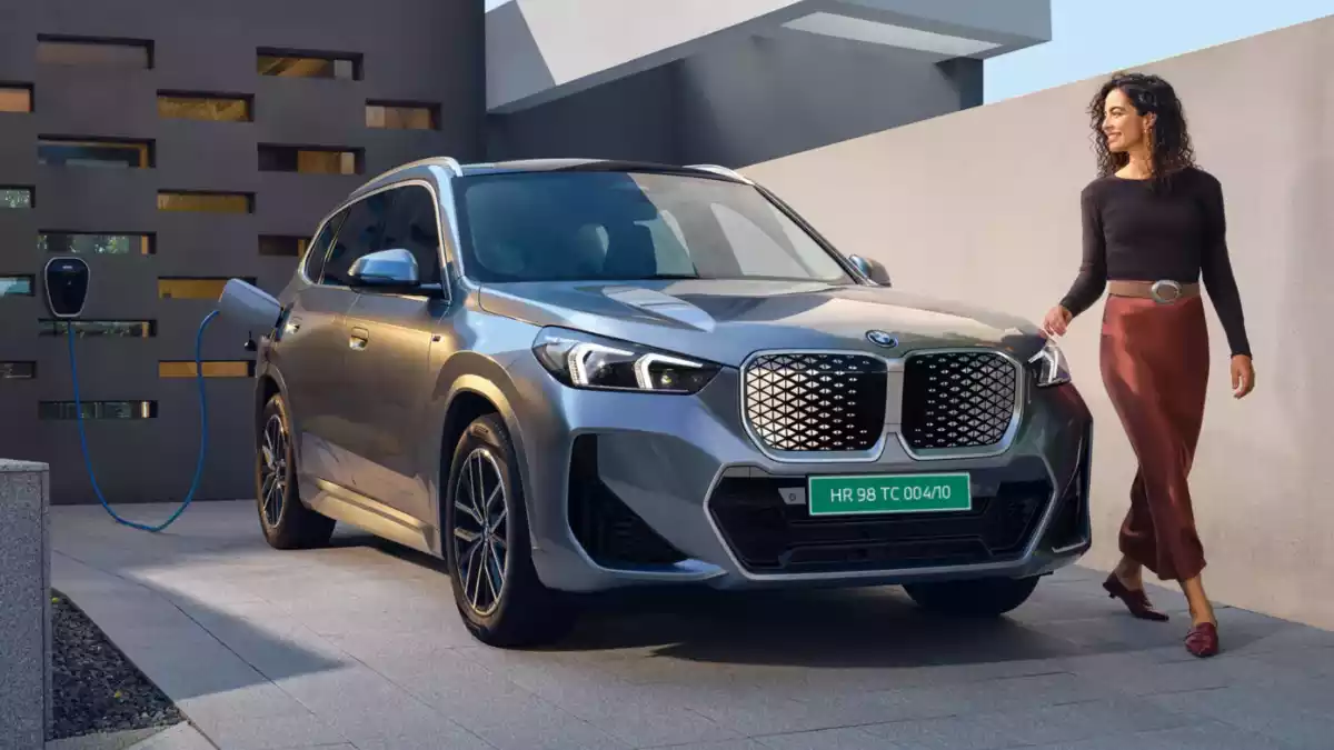 BMW iX1 LWB